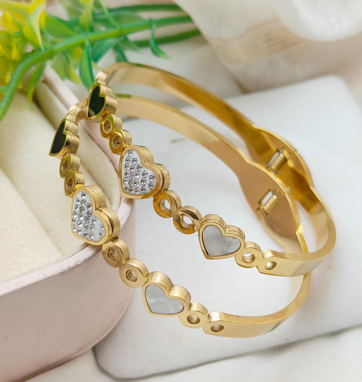 New fancy beautiful design high quality gold plated bangles