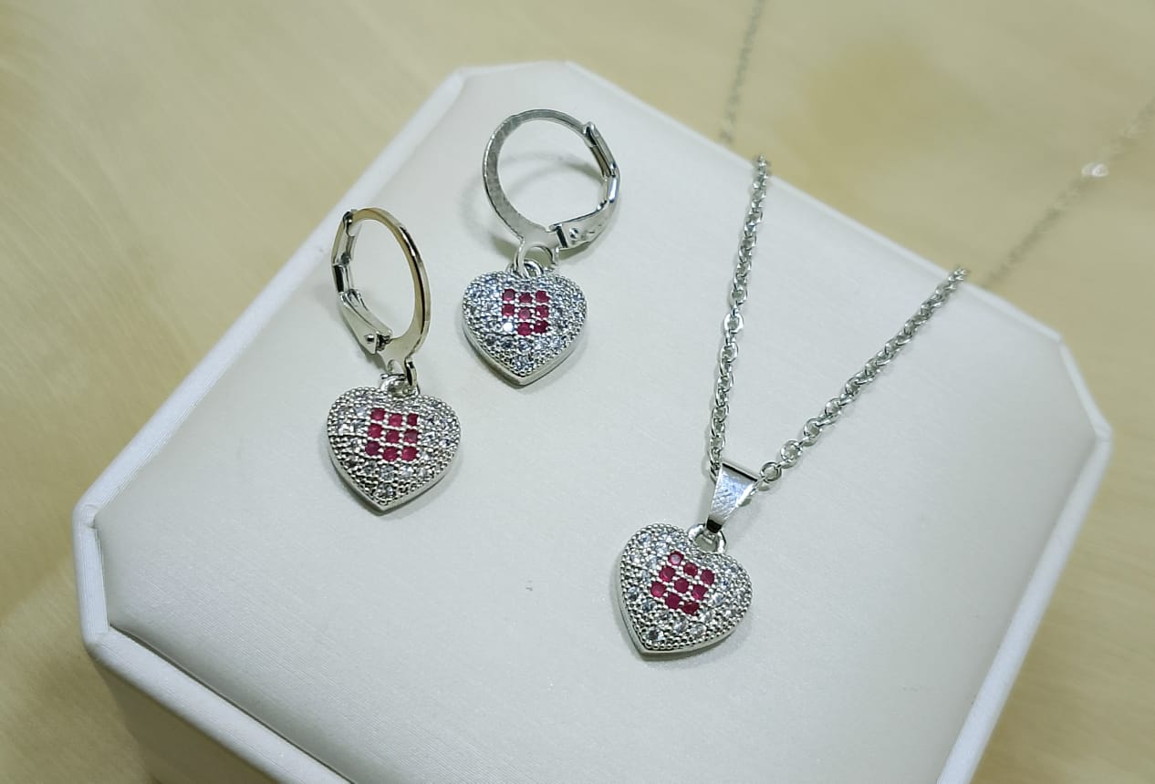 Zarcon 2 pieces chain locket with earrings best quality zarcon 2 pieces heart ❤️