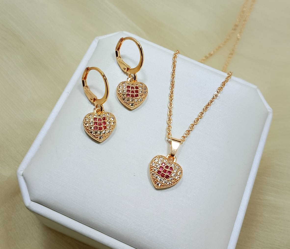 Zarcon 2 pieces chain locket with earrings best quality zarcon 2 pieces heart ❤️